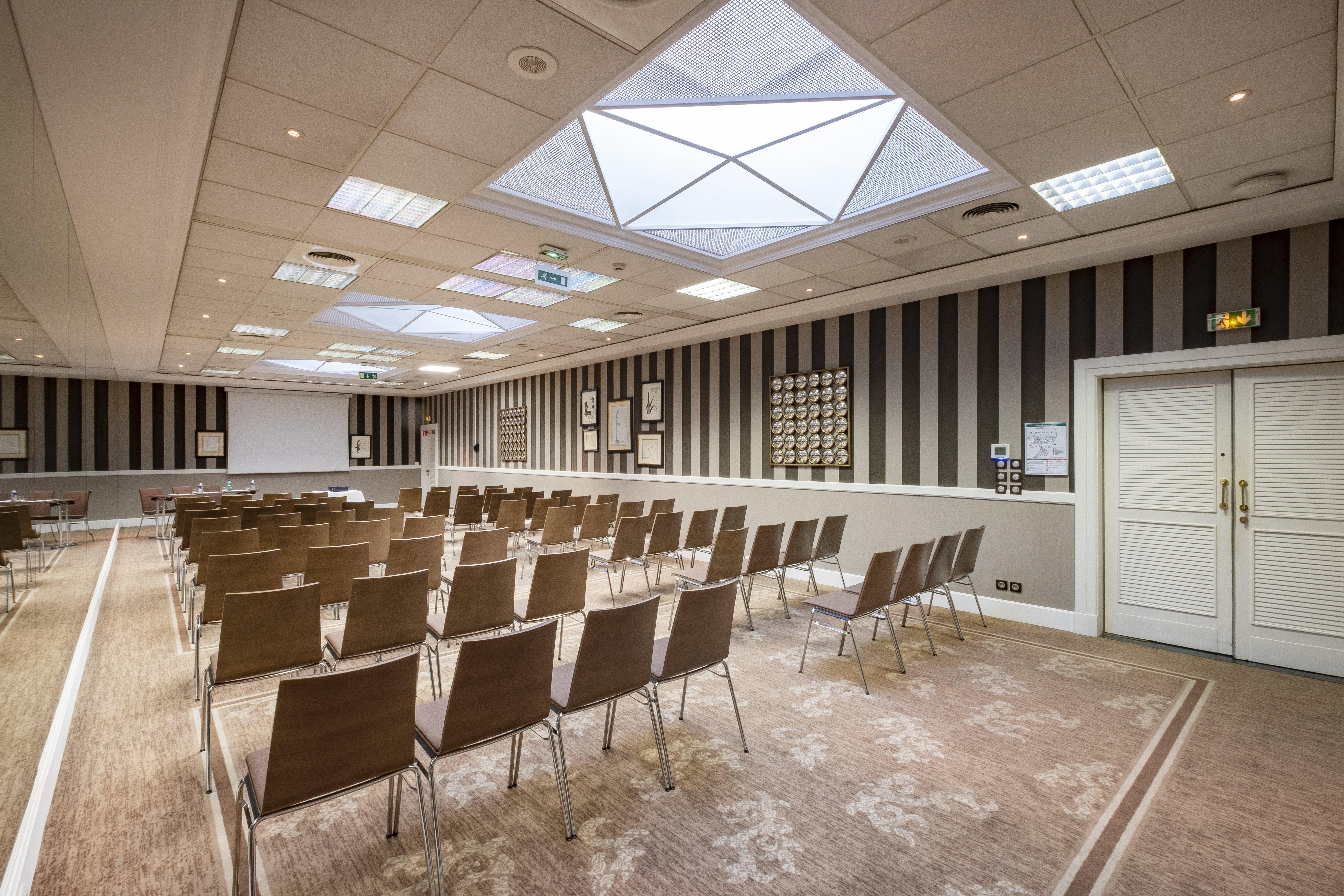 Holiday Inn Nice By Ihg Buitenkant foto